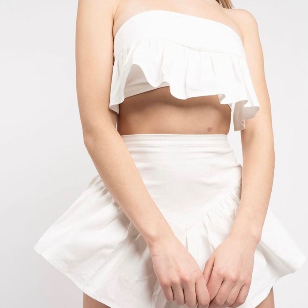 ELLE VOLVE APHRODITE SKIRT & TOP SET.